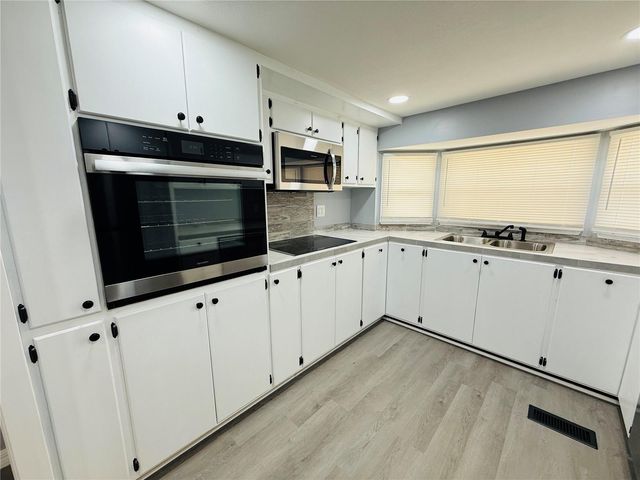 4851 W GANDY BOULEVARD B7L27, Tampa, FL 33611