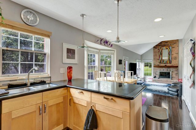 6387 Coachlight Way, West Chester, OH 45069