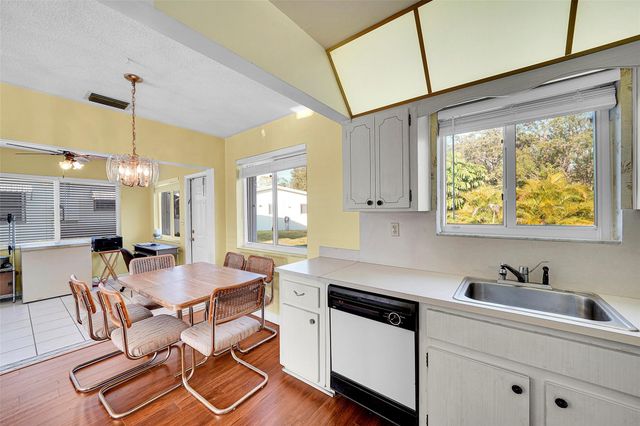 2403 Emerson Cir, Hollywood, FL 33021