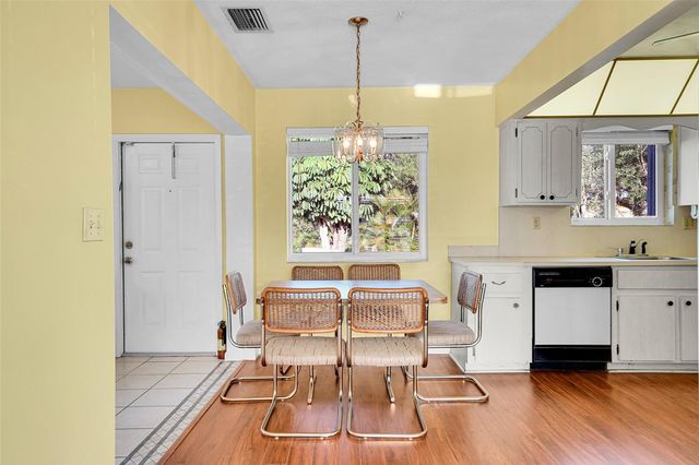 2403 Emerson Cir, Hollywood, FL 33021