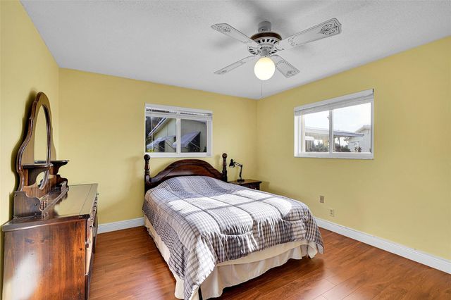 2403 Emerson Cir, Hollywood, FL 33021