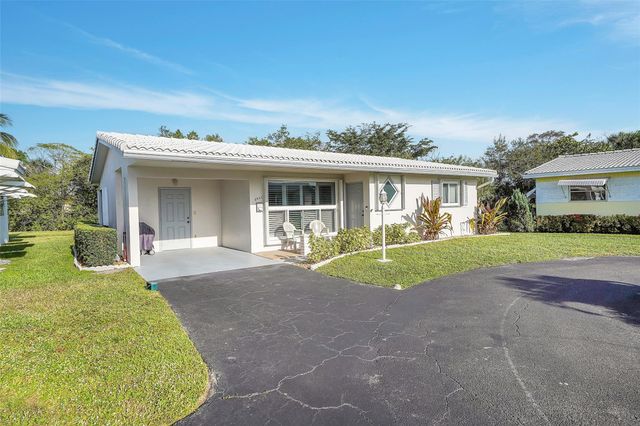 2403 Emerson Cir, Hollywood, FL 33021