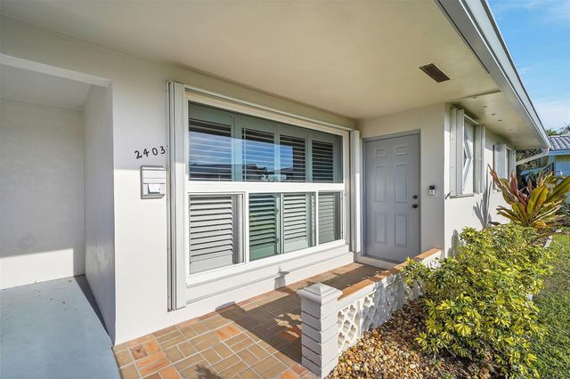 2403 Emerson Cir, Hollywood, FL 33021