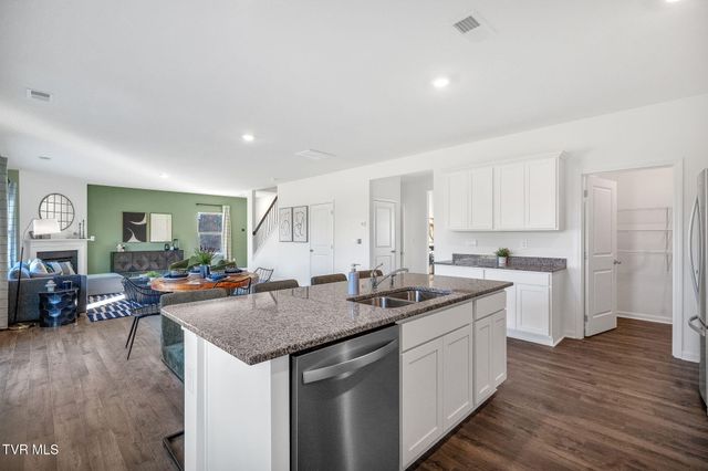 235 Artist Avenue, Johnson City, TN 37615