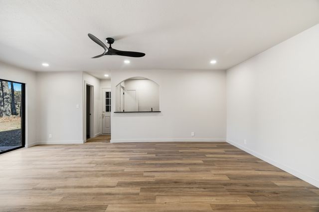 615 38th Street SE, Paris, TX 75462