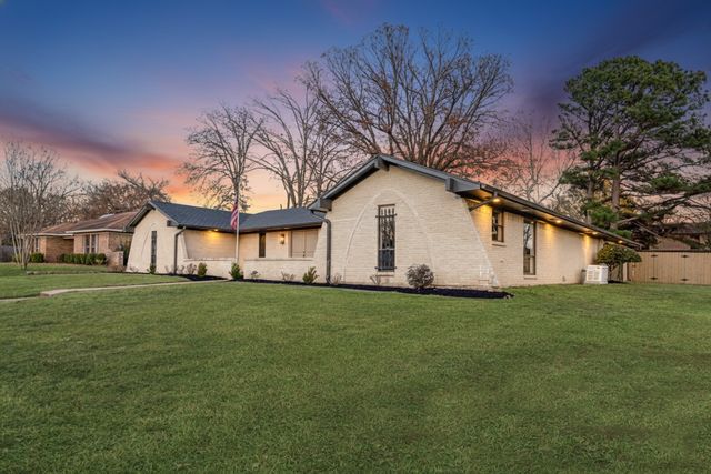 615 38th Street SE, Paris, TX 75462