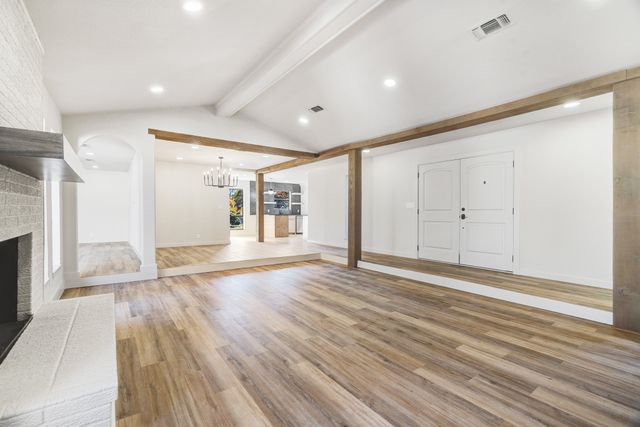 615 38th Street SE, Paris, TX 75462