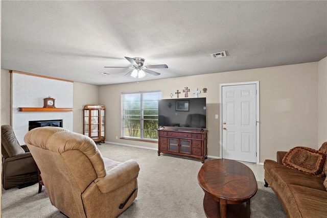926 S Highland Drive, Mustang, OK 73064