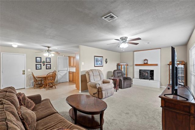 926 S Highland Drive, Mustang, OK 73064