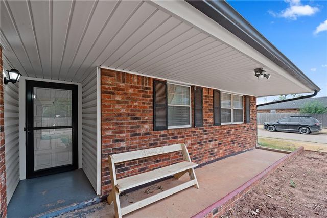 926 S Highland Drive, Mustang, OK 73064