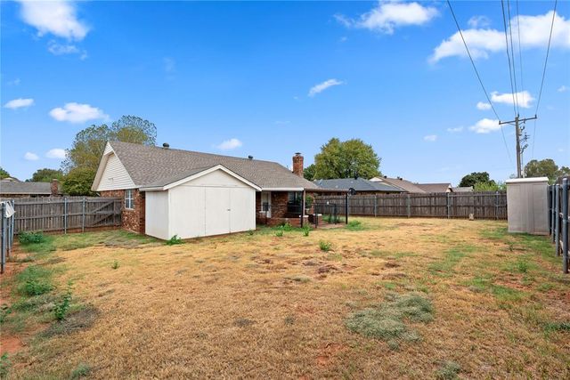 926 S Highland Drive, Mustang, OK 73064