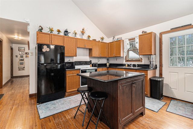 4760 N Lakeshore Road, Mears, MI 49436