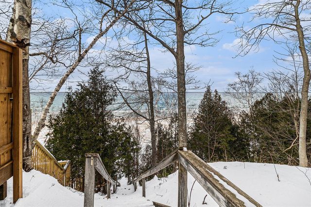 4760 N Lakeshore Road, Mears, MI 49436