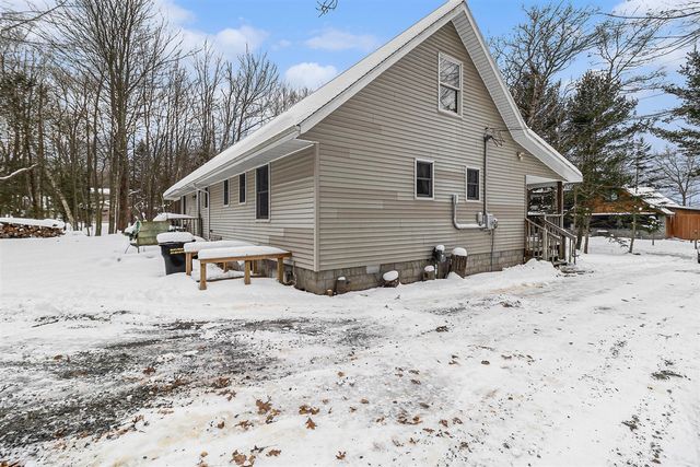 4760 N Lakeshore Road, Mears, MI 49436