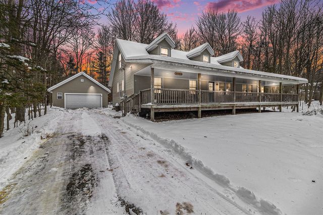4760 N Lakeshore Drive, Mears, MI 49436