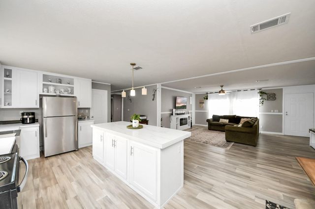 595 County Road 2218, Cleveland, TX 77327