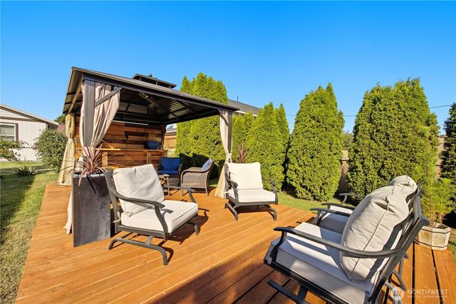 605 Bramble Avenue, Omak, WA 98841