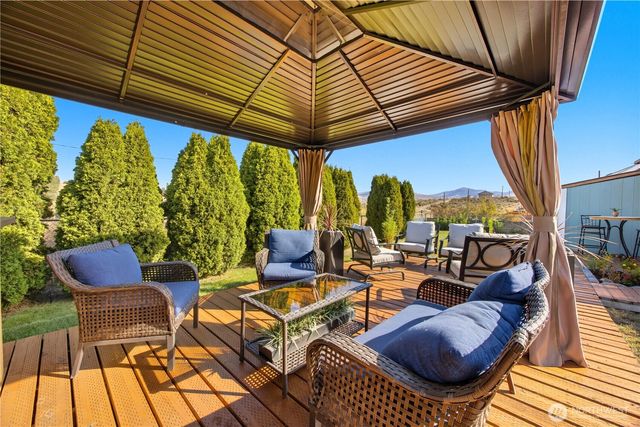 605 Bramble Avenue, Omak, WA 98841