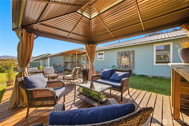 605 Bramble Avenue, Omak, WA 98841