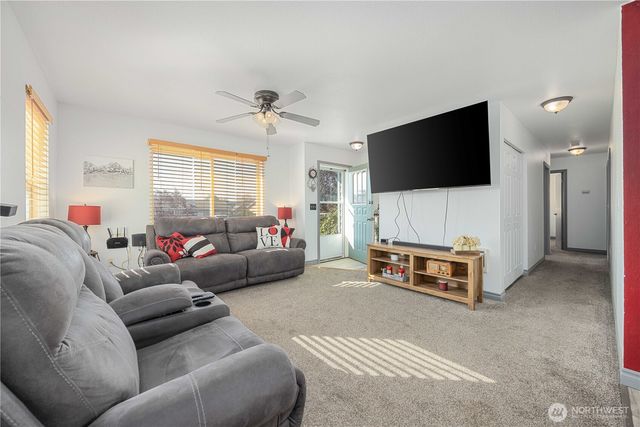 605 Bramble Avenue, Omak, WA 98841