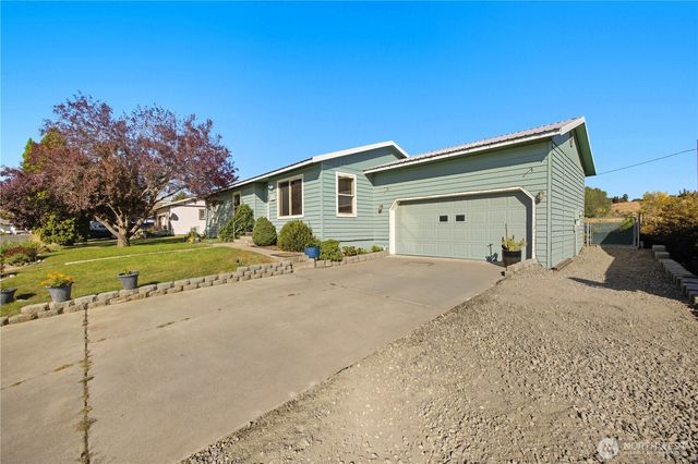 605 Bramble Avenue, Omak, WA 98841