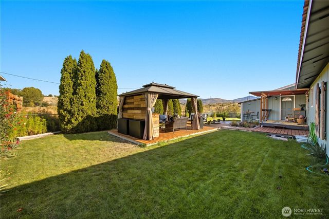 605 Bramble Avenue, Omak, WA 98841