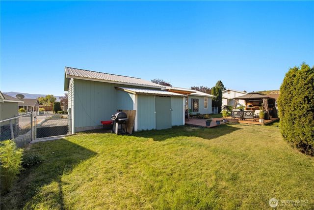 605 Bramble Avenue, Omak, WA 98841