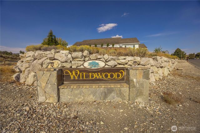 605 Bramble Avenue, Omak, WA 98841