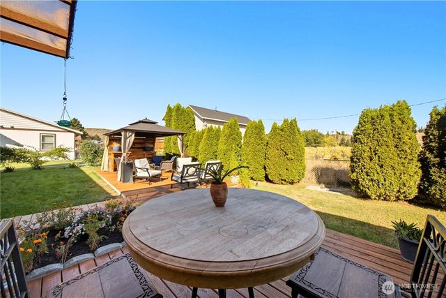 605 Bramble Avenue, Omak, WA 98841