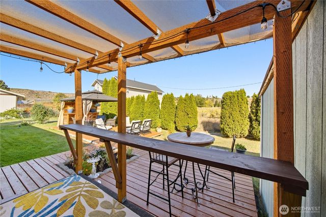 605 Bramble Avenue, Omak, WA 98841