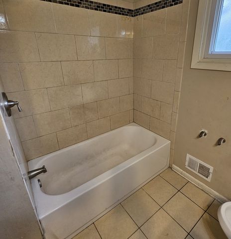 8422 Harding Avenue, Skokie, IL 60076