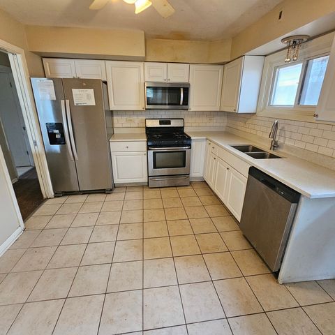 8422 Harding Avenue, Skokie, IL 60076