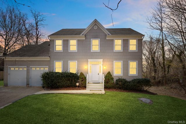 1871 Edwards Avenue, Calverton, NY 11933