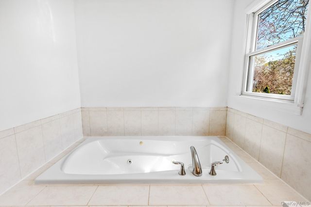 1871 Edwards Avenue, Calverton, NY 11933