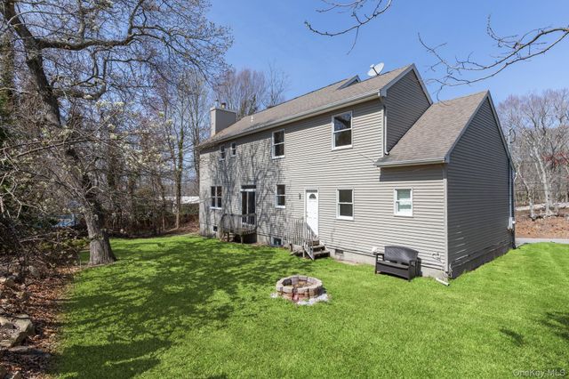 1871 Edwards Avenue, Calverton, NY 11933