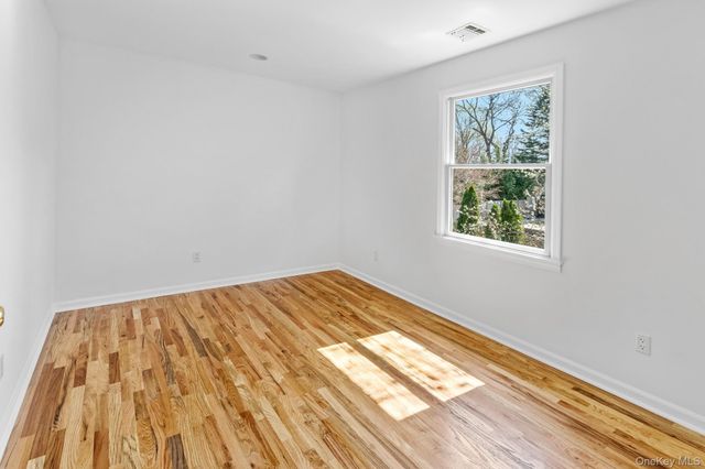 1871 Edwards Avenue, Calverton, NY 11933