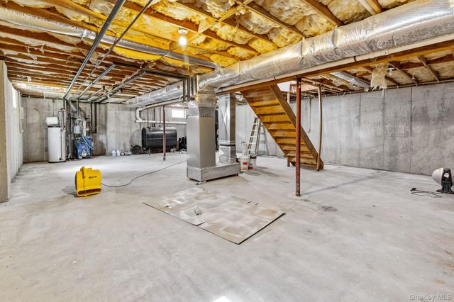 1871 Edwards Avenue, Calverton, NY 11933