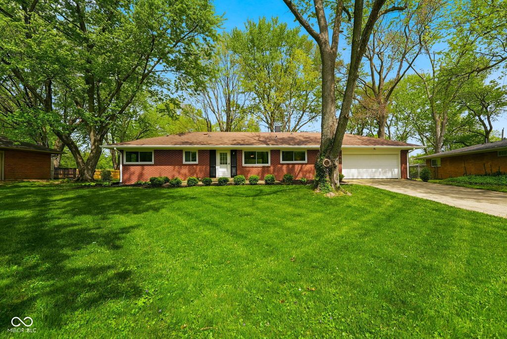 1014 Chevy Chase Lane, Carmel, IN 46280
