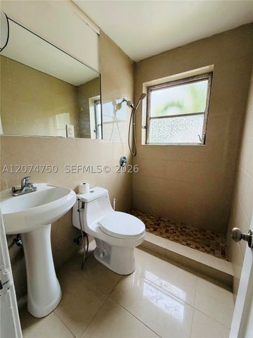 756 N 17th Ave 15, Hollywood, FL 33020