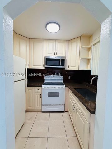 756 N 17th Ave 15, Hollywood, FL 33020