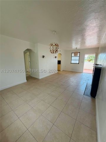 756 N 17th Ave 15, Hollywood, FL 33020
