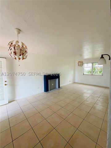 756 N 17th Ave 15, Hollywood, FL 33020