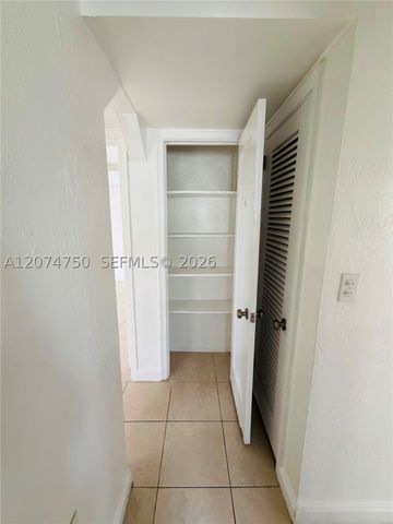 756 N 17th Ave 15, Hollywood, FL 33020