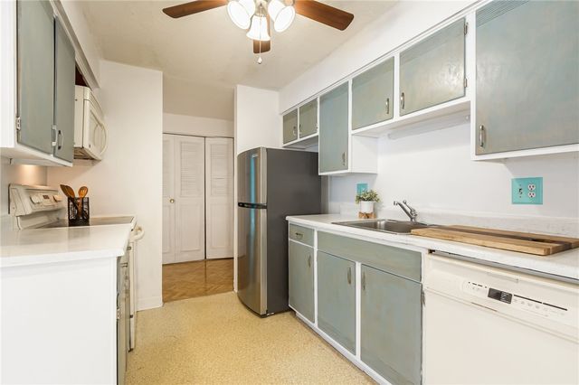 805 Westage At The Harbor, Irondequoit, NY 14617