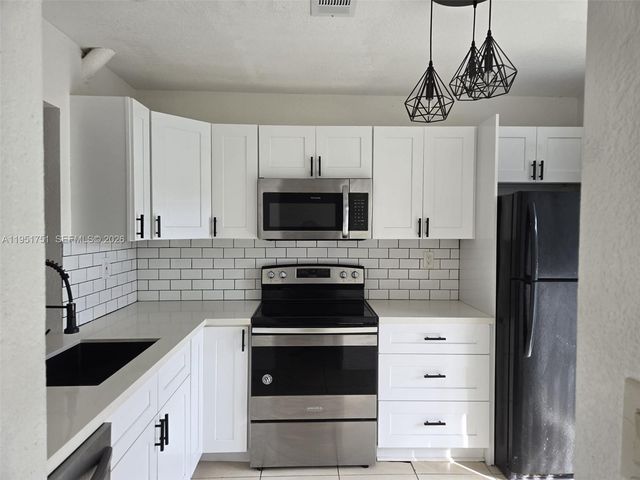 10301 NW 33rd St 1-2, Coral Springs, FL 33065