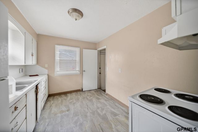 4030 Browne Street, Omaha, NE 68111