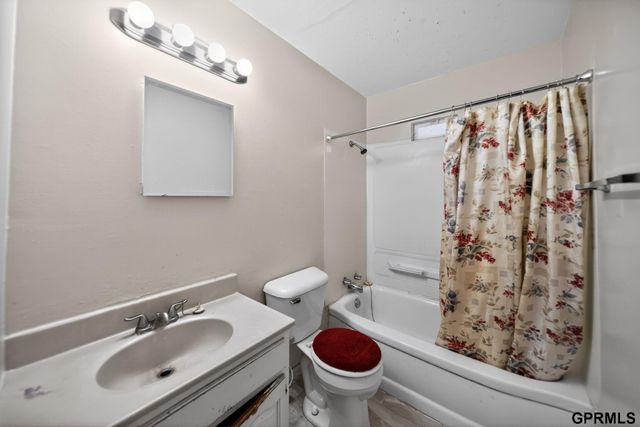 4030 Browne Street, Omaha, NE 68111