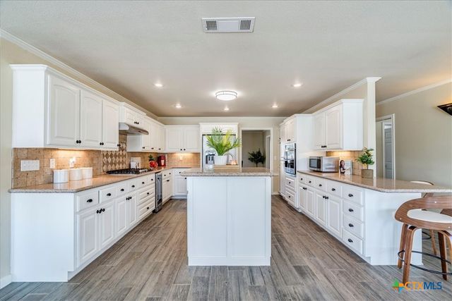 8301 Brewer Lane, Salado, TX 76571