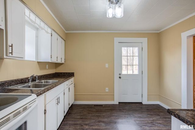 610 E ILLINOIS Avenue, Carterville, IL 62918