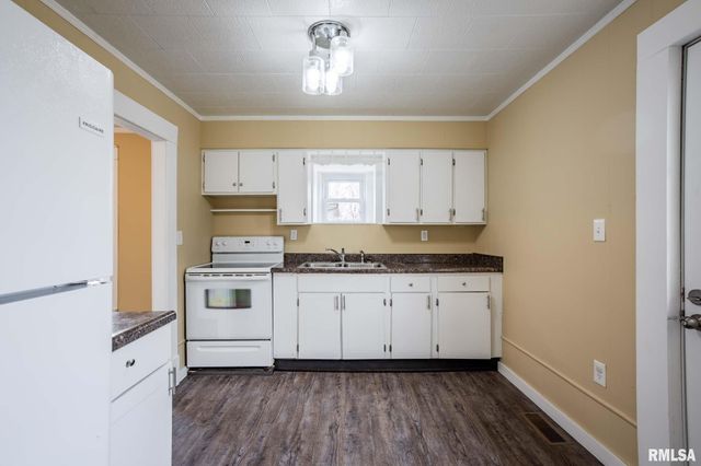 610 E ILLINOIS Avenue, Carterville, IL 62918